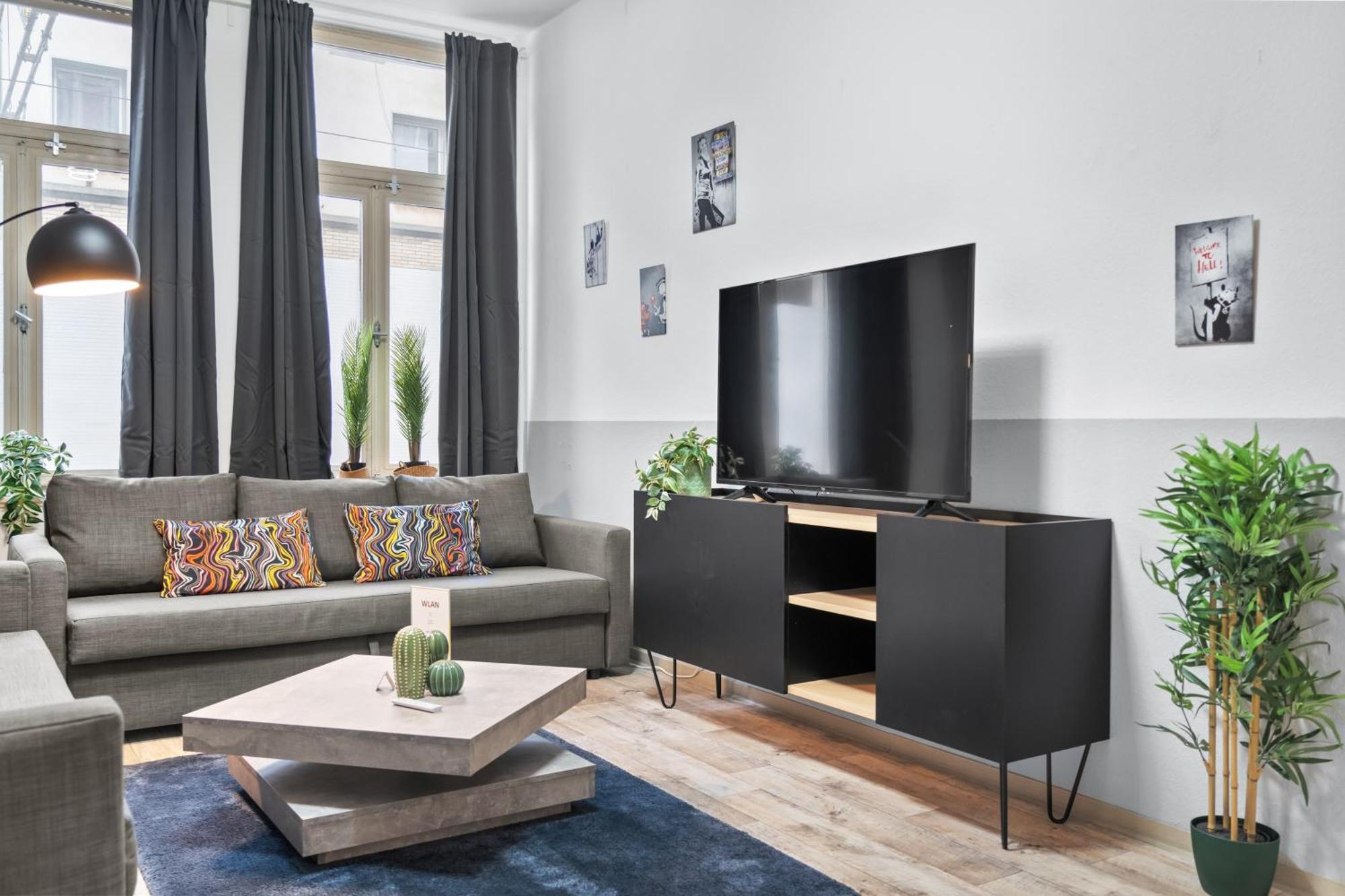 Tolles Design, Hochwertig, Vollausstattung, 3 Zimmer, Grosses Bad & Gaeste-Wc, Grosse Kueche, 3 X Smart Tv, 11 Min Zum Hbf Дуйсбург Экстерьер фото