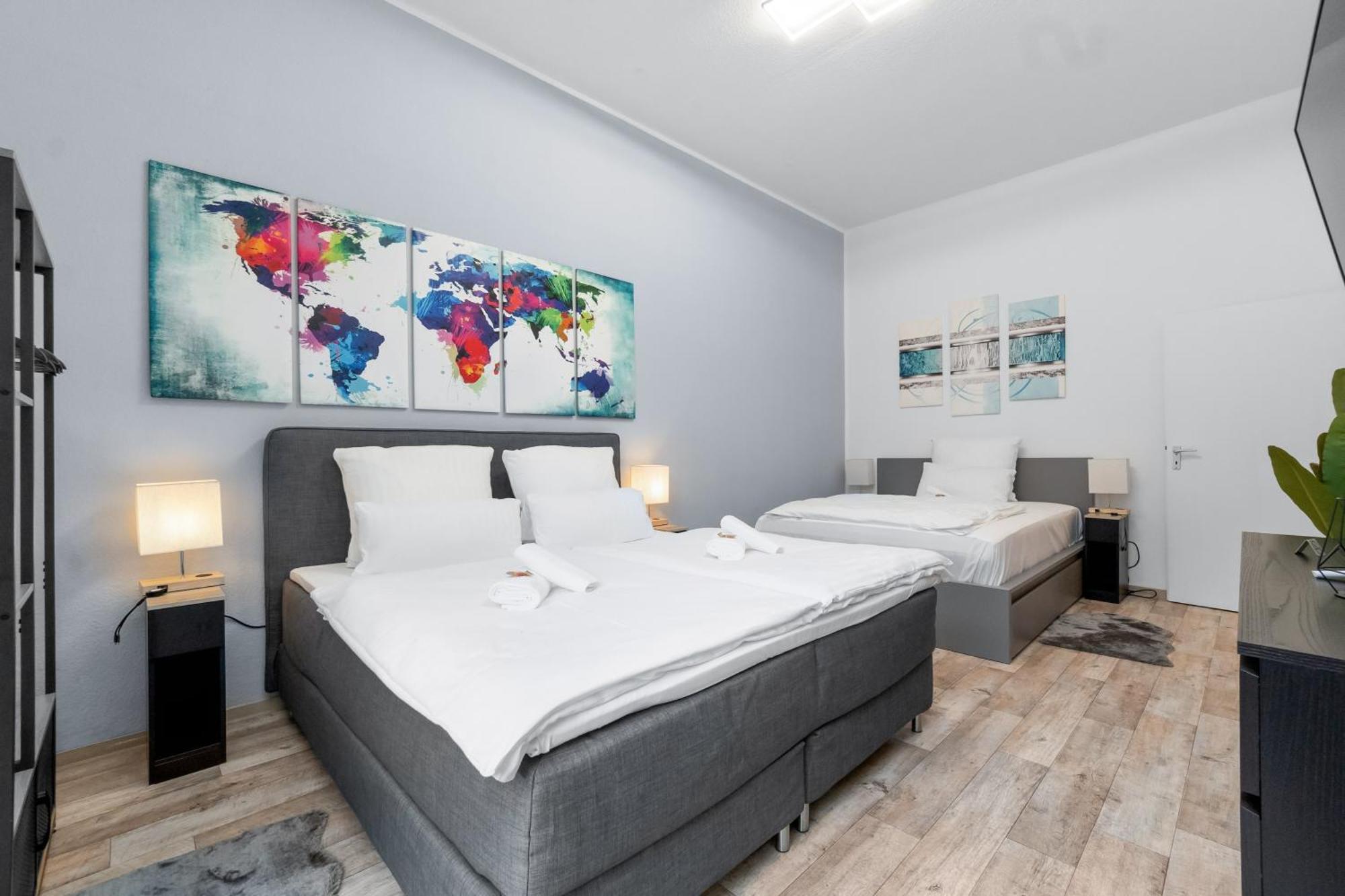 Tolles Design, Hochwertig, Vollausstattung, 3 Zimmer, Grosses Bad & Gaeste-Wc, Grosse Kueche, 3 X Smart Tv, 11 Min Zum Hbf Дуйсбург Экстерьер фото