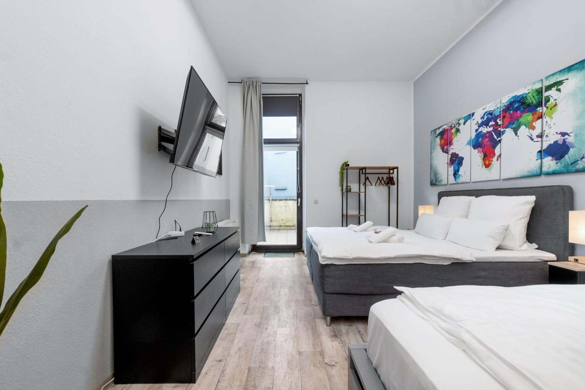 Tolles Design, Hochwertig, Vollausstattung, 3 Zimmer, Grosses Bad & Gaeste-Wc, Grosse Kueche, 3 X Smart Tv, 11 Min Zum Hbf Дуйсбург Экстерьер фото